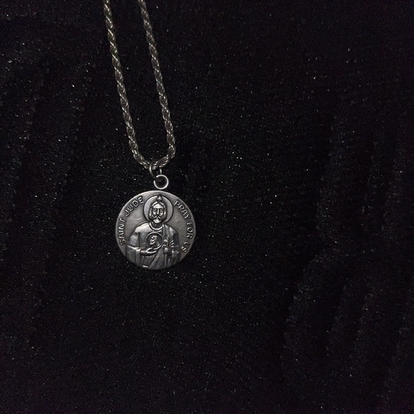 Sterling silver necklace with st Jude charm - Picture 3 of 3